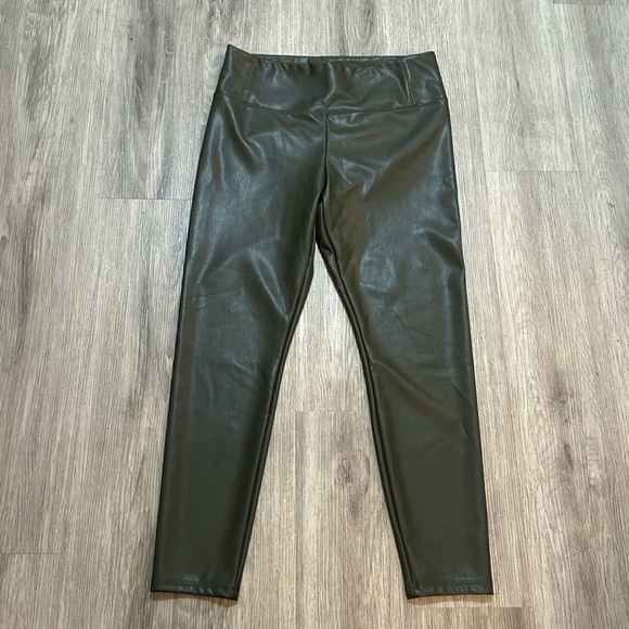 Chic Olive High-Waist Faux Leather Leggings - Picture 3 of 8